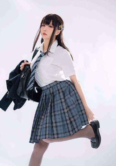 女大学生的红色日记